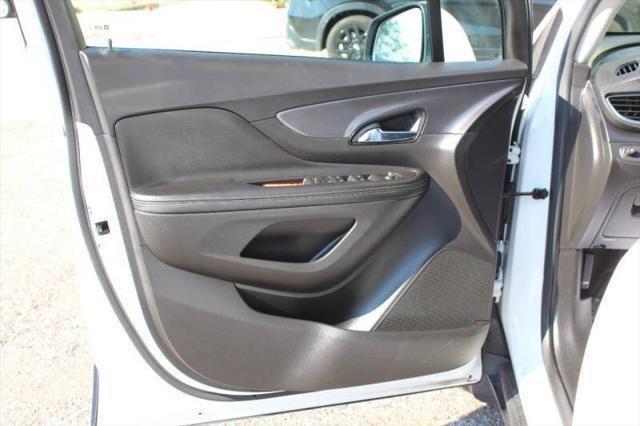 Photo of 2018 Summit White Buick Encore