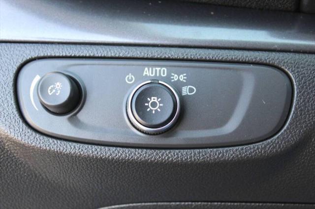 Photo of 2018 Summit White Buick Encore