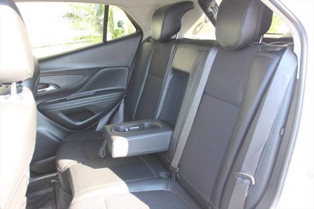 Photo of 2018 Summit White Buick Encore