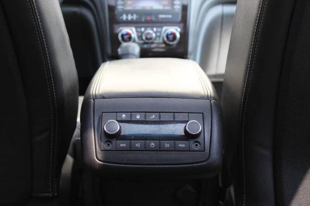 Photo of 2016 Mosaic Black Metallic Chevrolet Traverse