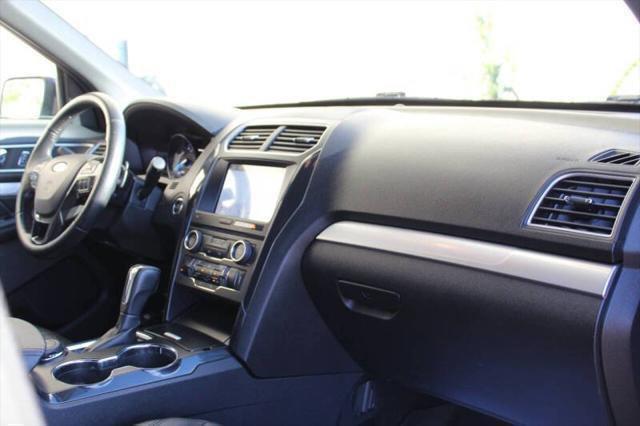 Photo of 2017 Blue Jeans Metallic Ford Explorer