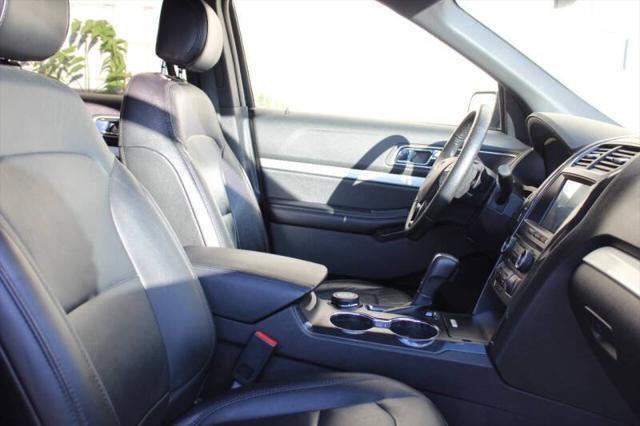 Photo of 2017 Blue Jeans Metallic Ford Explorer