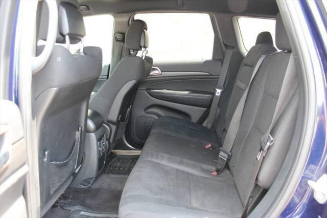 Photo of 2016 True Blue Pearlcoat Jeep Grand Cherokee