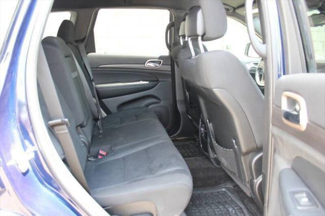 Photo of 2016 True Blue Pearlcoat Jeep Grand Cherokee