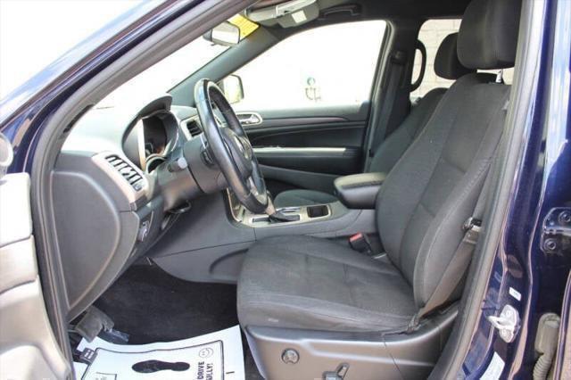 Photo of 2016 True Blue Pearlcoat Jeep Grand Cherokee