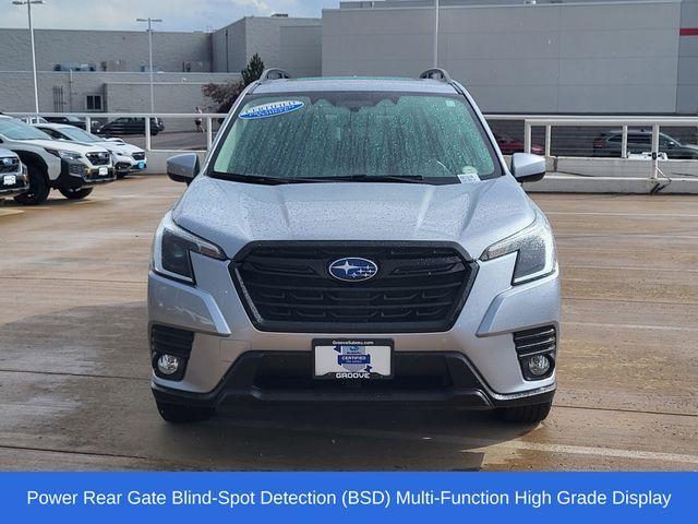 Photo of 2023 Ice Silver Metallic Subaru Forester