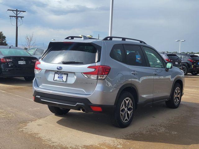 Photo of 2023 Ice Silver Metallic Subaru Forester