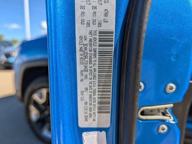 Photo of 2018 Laser Blue Jeep Compass