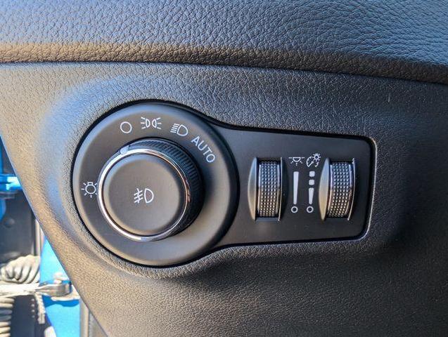 Photo of 2018 Laser Blue Jeep Compass