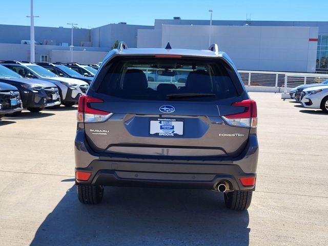 Photo of 2023 Magnetite Gray Metallic Subaru Forester