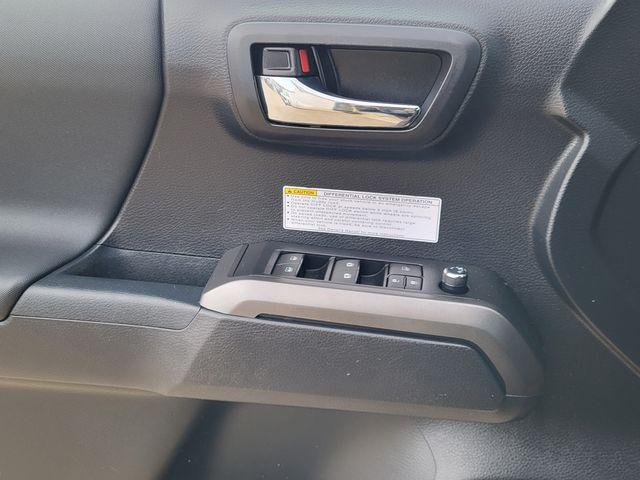 Photo of 2018 Quicksand Toyota Tacoma