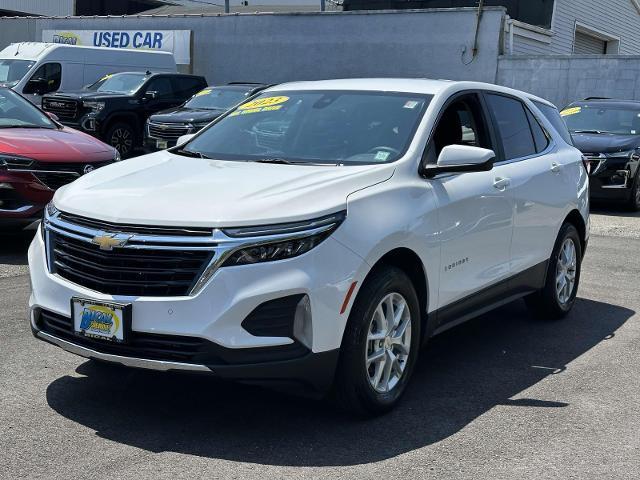 Photo of 2023 White Chevrolet Equinox