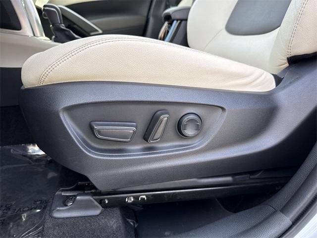 Photo of 2022 Wind Chill Pearl Toyota Corolla Cross
