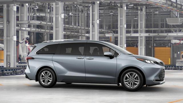 Photo of 2025 Celestial Silver Metallic Toyota Sienna