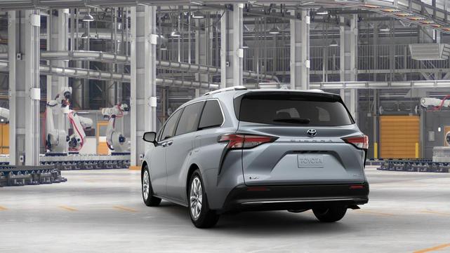Photo of 2025 Celestial Silver Metallic Toyota Sienna