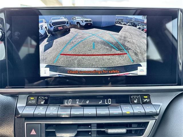 Photo of 2025 Wind Chill Pearl/Midnight Black Metallic Toyota Camry