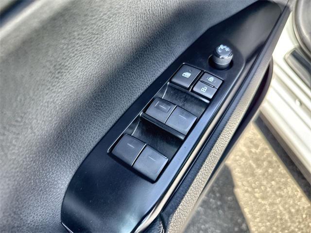 Photo of 2025 Wind Chill Pearl/Midnight Black Metallic Toyota Camry