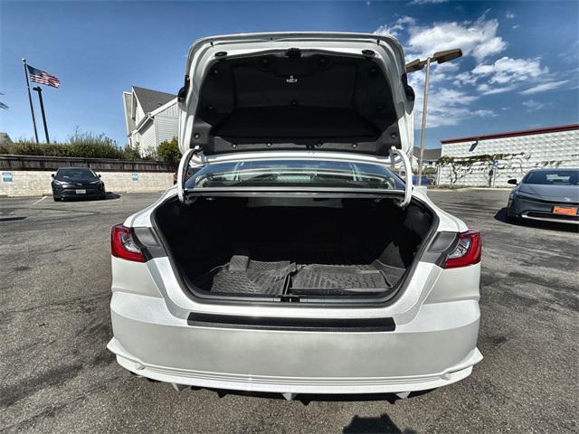Photo of 2025 Wind Chill Pearl/Midnight Black Metallic Toyota Camry