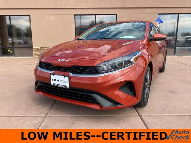 Photo of 2022 Fire Orange Kia Forte