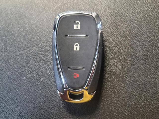 Photo of 2022 Summit White Chevrolet Equinox