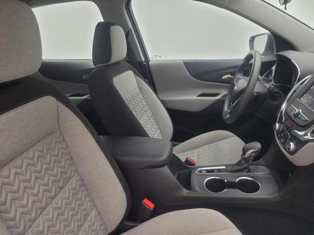 Photo of 2022 Summit White Chevrolet Equinox