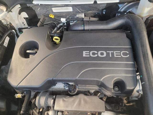 Photo of 2022 Summit White Chevrolet Equinox