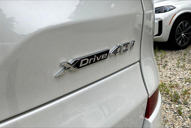 Photo of 2026 Mineral White Metallic BMW X5