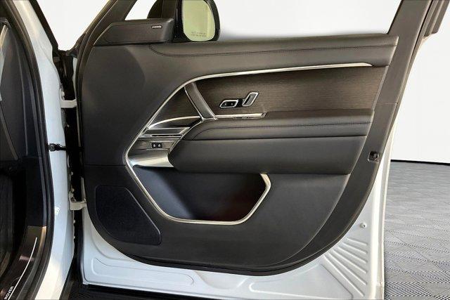 Photo of 2023 Fuji White Land Rover Range Rover