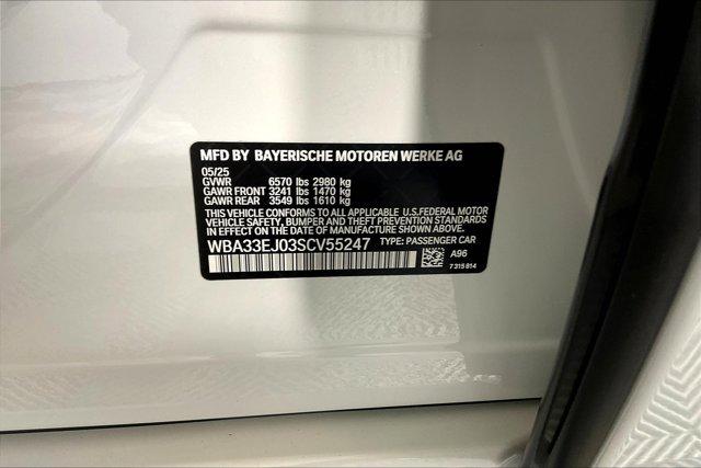 Photo of 2025 Mineral White Metallic BMW 760