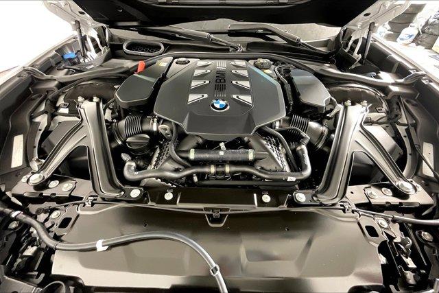 Photo of 2025 Mineral White Metallic BMW 760