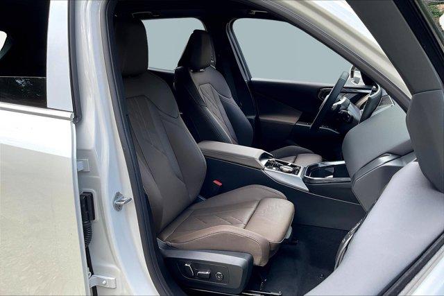 Photo of 2025 Mineral White Metallic BMW X3