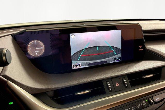 Photo of 2019 Eminent White Pearl Lexus ES 350