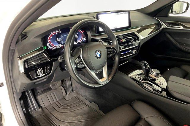 Photo of 2022 Alpine White BMW 530