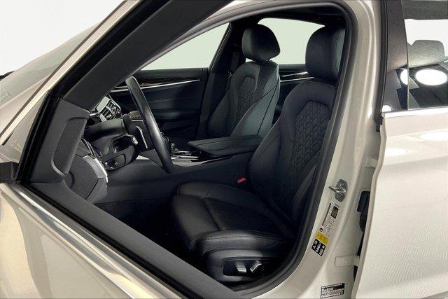 Photo of 2022 Alpine White BMW 530