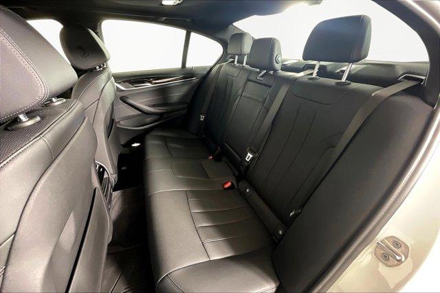 Photo of 2022 Alpine White BMW 530