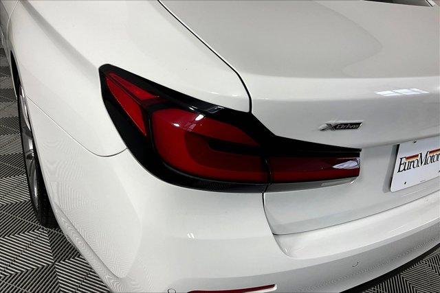 Photo of 2022 Alpine White BMW 530
