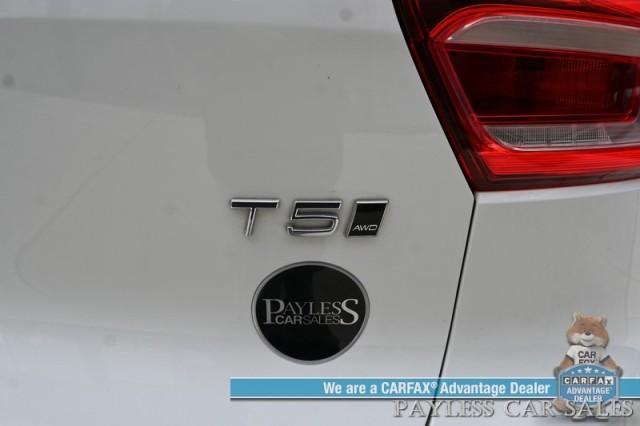 Photo of 2019 Ice White Volvo XC40