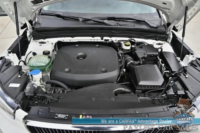Photo of 2019 Ice White Volvo XC40