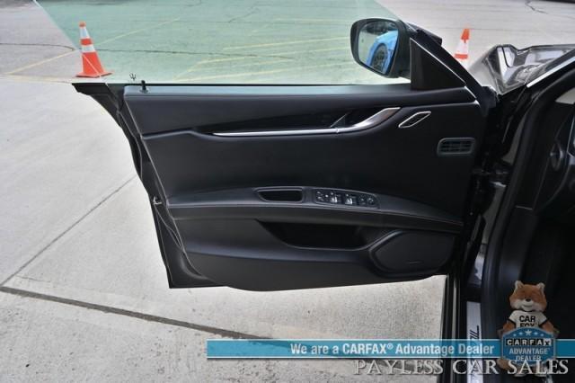 Photo of 2018 Nero Ribelle Mica Maserati Ghibli