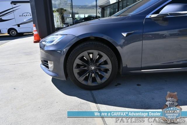 Photo of 2018 Midnight Silver Metallic Tesla Model S