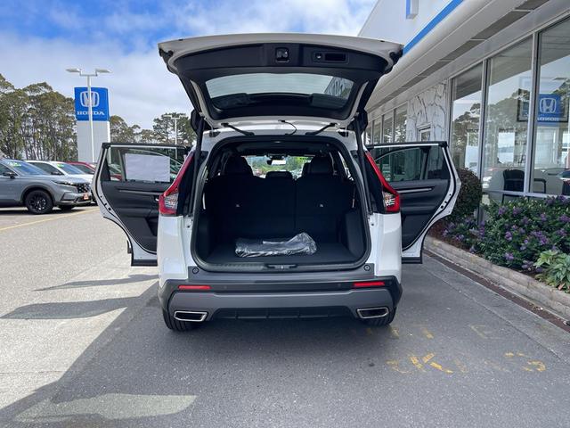 Photo of 2026 Platinum White Pearl Honda CR-V Hybrid