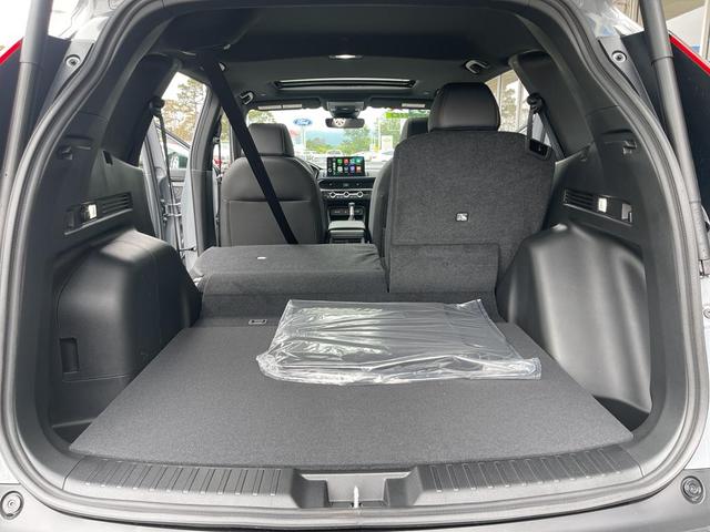 Photo of 2026 Urban Gray Pearl Honda CR-V Hybrid