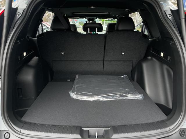 Photo of 2026 Urban Gray Pearl Honda CR-V Hybrid