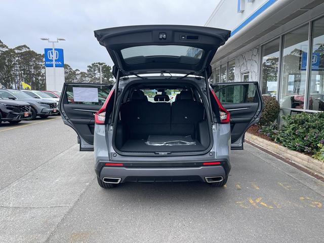 Photo of 2026 Urban Gray Pearl Honda CR-V Hybrid