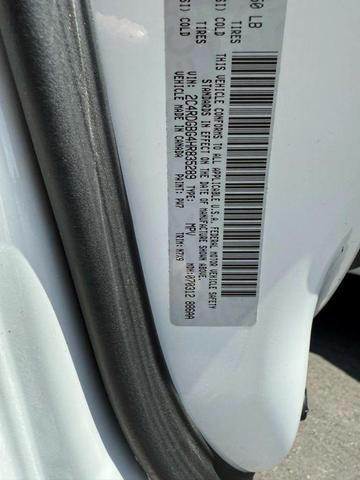 Photo of 2017 White Knuckle Clearcoat Dodge Grand Caravan