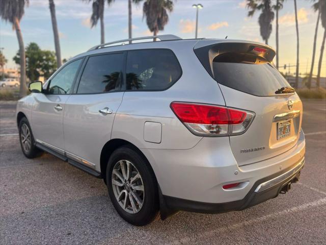 Photo of 2014  Nissan Pathfinder