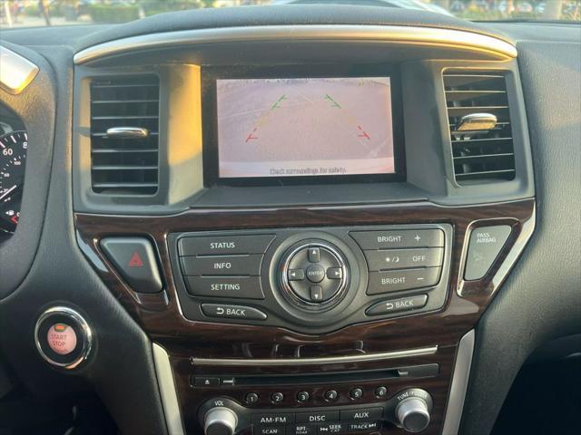 Photo of 2014  Nissan Pathfinder