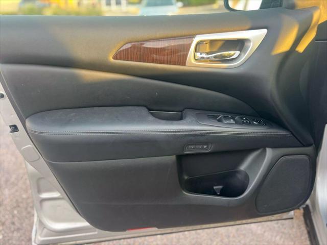 Photo of 2014  Nissan Pathfinder