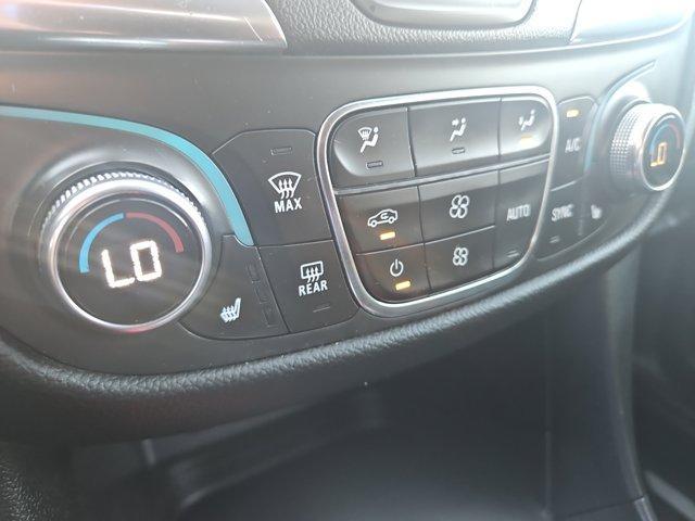 Photo of 2021 Silver Ice Metallic Chevrolet Equinox