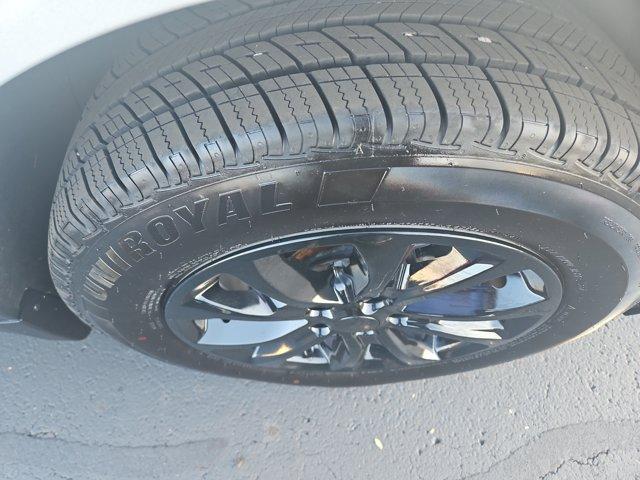 Photo of 2021 Silver Ice Metallic Chevrolet Equinox